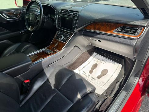 Used 2017 Lincoln Continental Select w/ Climate Package image 16