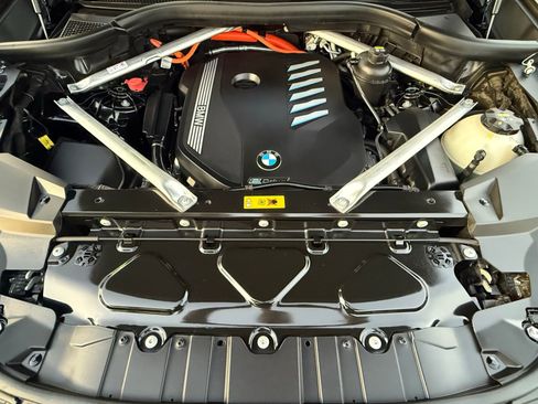 Used 2022 BMW X5 xDrive45e w/ M Sport Package image 34