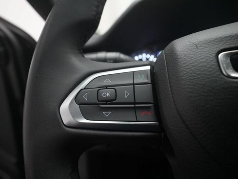 Used 2024 Jeep Compass Latitude AWD/4WD image 17