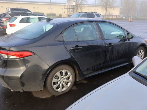 Used 2020 Toyota Corolla LE image 7