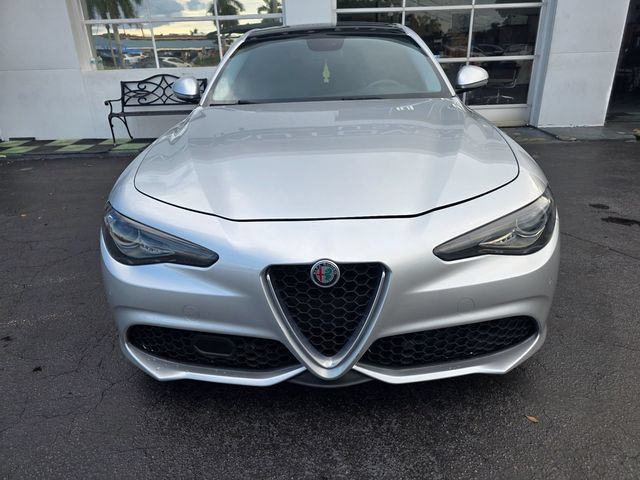 Used 2017 Alfa Romeo Giulia Ti w/ TI 19" Sport Package RWD image 9