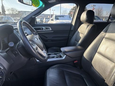 Used 2015 Ford Explorer XLT w/ Equipment Group 202A image 12
