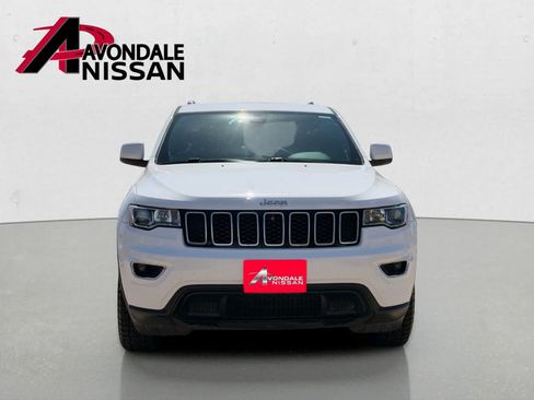 Used 2018 Jeep Grand Cherokee Laredo AWD/4WD image 9