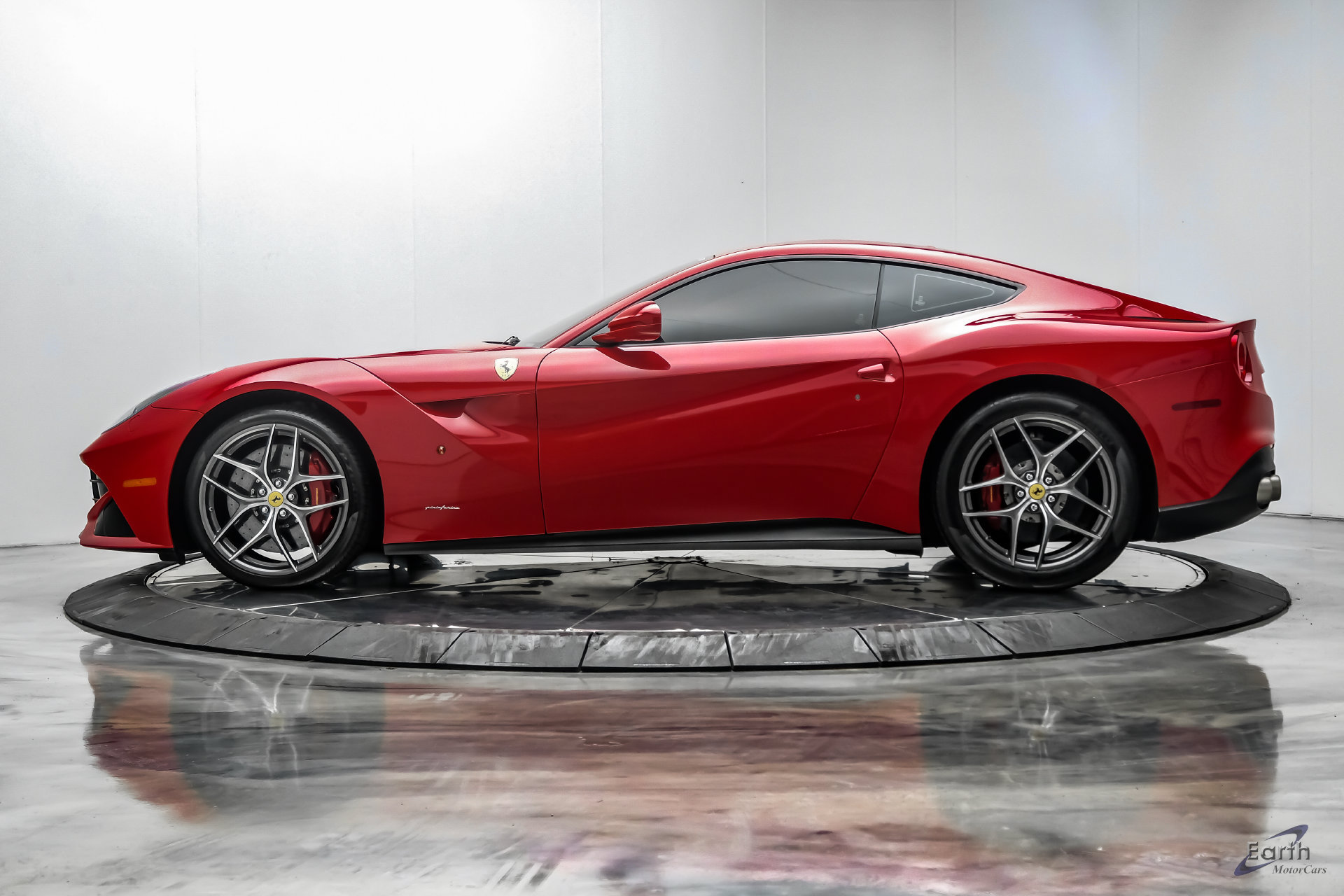 Used 2015 Ferrari F12 Berlinetta RWD image 8