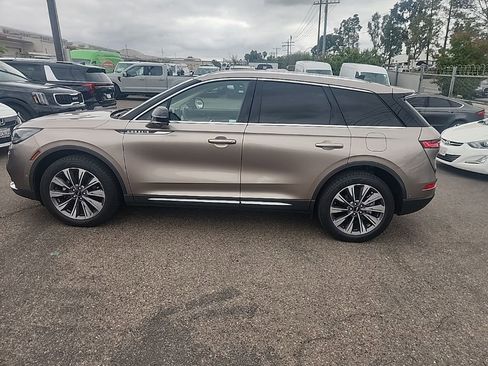 Used 2020 Lincoln Corsair Reserve FWD image 10