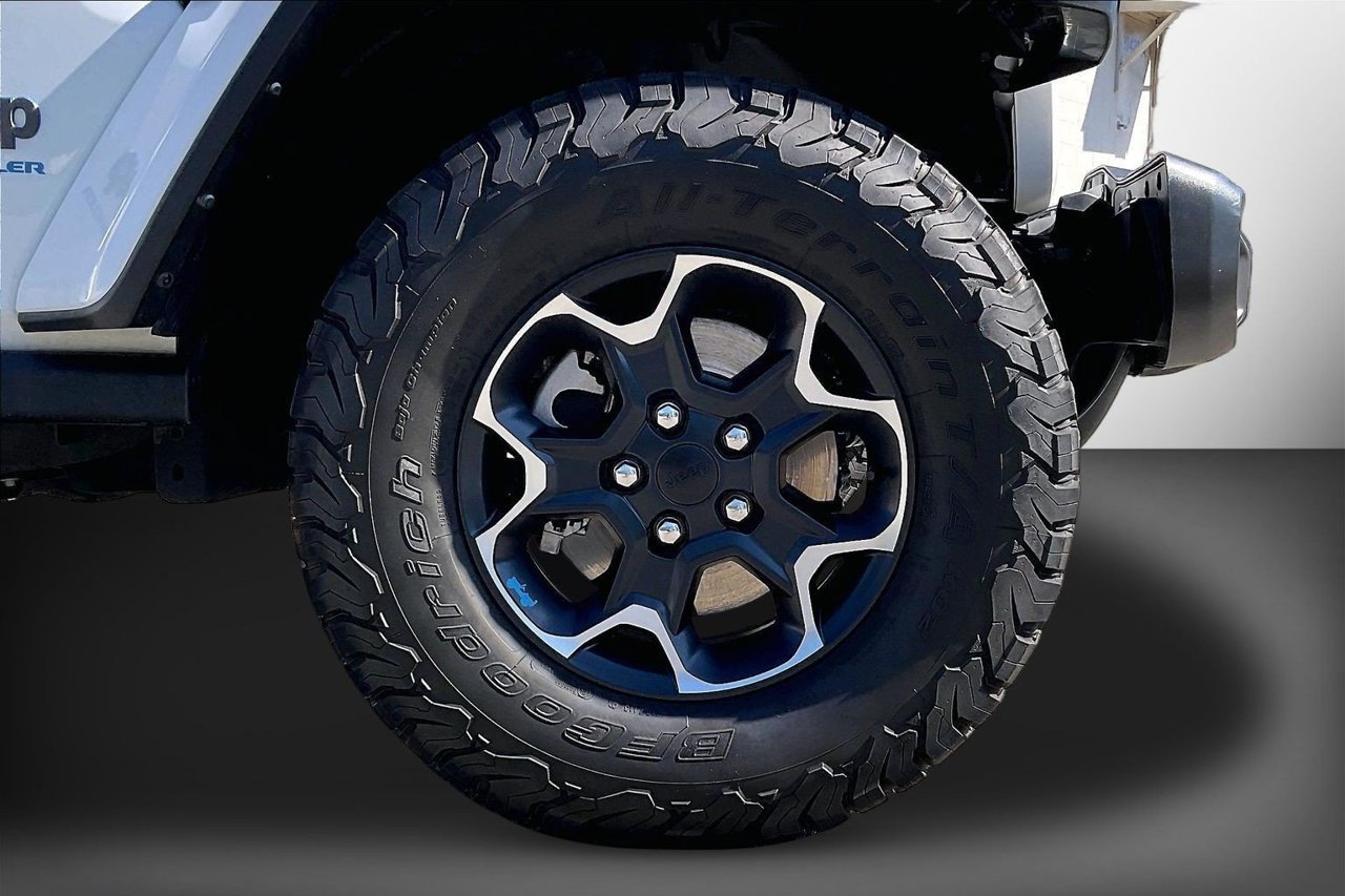 Certified 2023 Jeep Wrangler Unlimited Rubicon 4xe w/ Cold Weather Group AWD/4WD image 33
