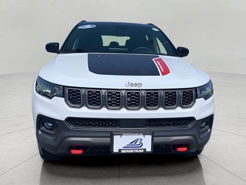 Used 2025 Jeep Compass Trailhawk AWD/4WD image 30