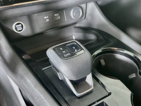 Used 2021 Nissan Rogue S FWD image 24