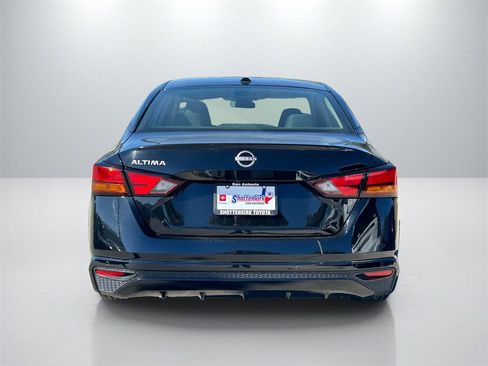 Used 2025 Nissan Altima 2.5 SV image 6