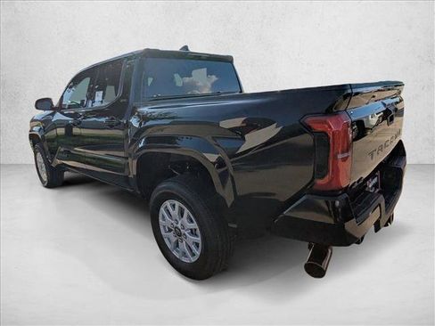 Used 2025 Toyota Tacoma SR5 AWD/4WD image 9