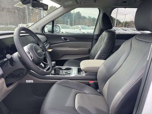 New 2026 Kia Carnival EX image 3