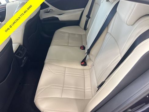 Used 2025 Lexus ES 350 w/ Ultra Luxury Package FWD image 8