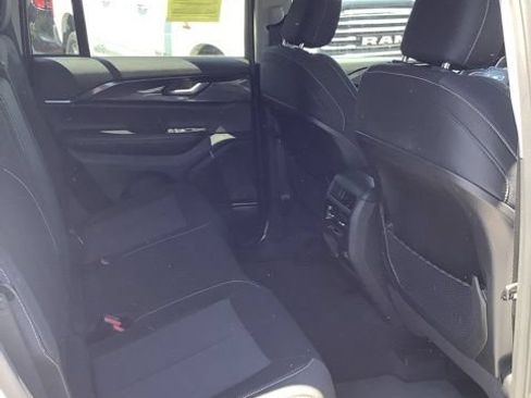 Certified 2023 Jeep Grand Cherokee Laredo AWD/4WD image 22