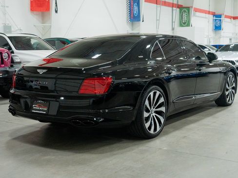 Used 2021 Bentley Flying Spur V8 AWD/4WD image 23