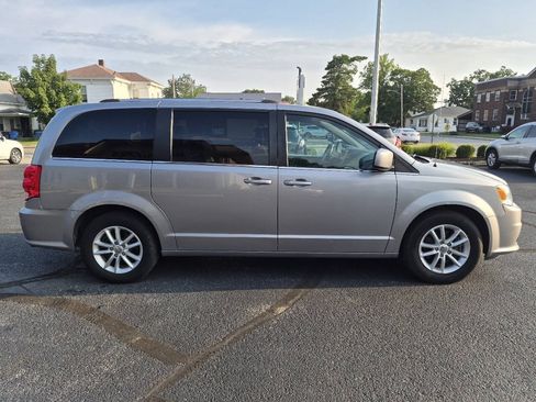 Used 2018 Dodge Grand Caravan SXT FWD image 6