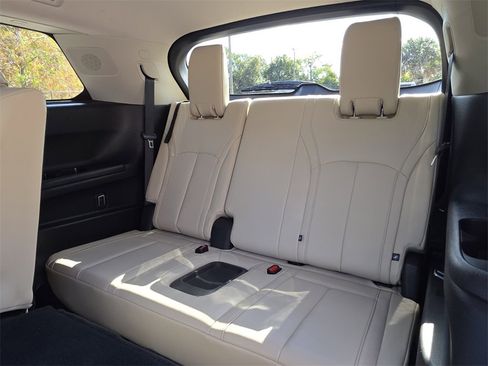 Used 2022 INFINITI QX60 Sensory w/ Cargo Package image 22