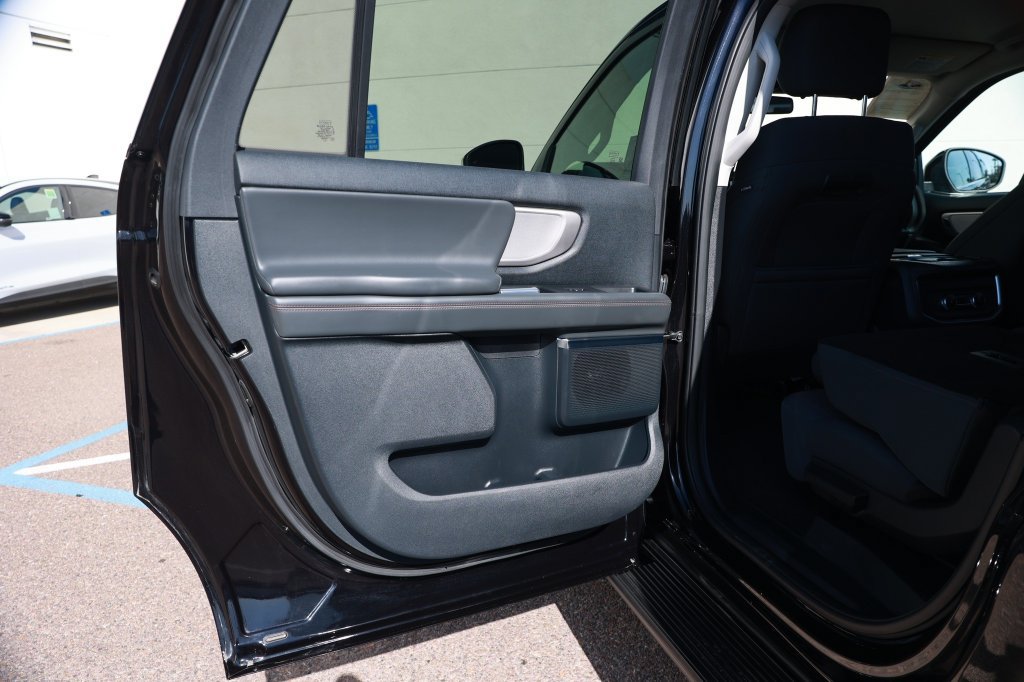 Used 2025 Ford Expedition Max Active AWD/4WD image 38