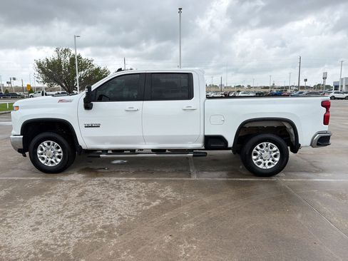 Used 2025 Chevrolet Silverado 2500 LT w/ Texas Edition image 2