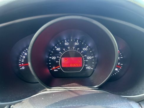 Used 2014 Kia Soul ! FWD image 16