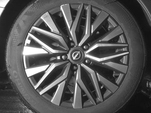 Used 2025 Nissan Altima 2.5 SV image 15