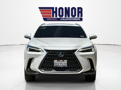 Used 2025 Lexus NX 250 FWD w/ Premium Package image 9