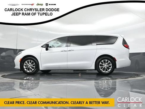 Used 2026 Chrysler Pacifica Limited FWD image 64