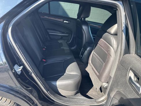 Used 2014 Chrysler 300 AWD image 21