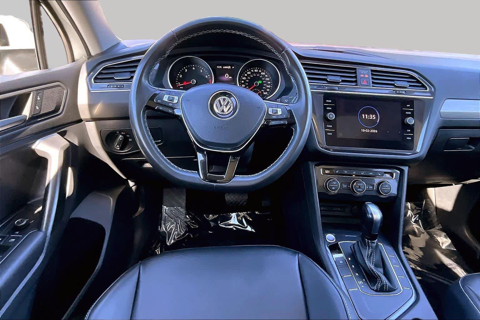 Used 2021 Volkswagen Tiguan SE w/ Panoramic Sunroof Package FWD image 6