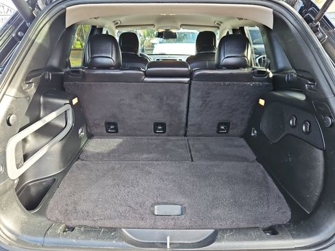 Used 2017 Jeep Cherokee Trailhawk image 25