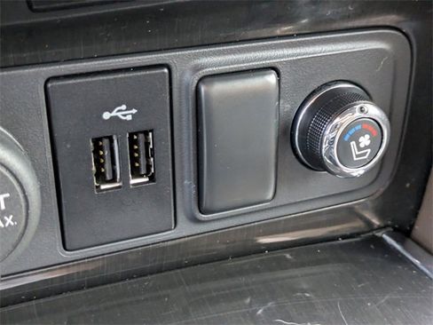 Used 2019 Nissan Armada Platinum w/ Captain's Chairs Package image 19