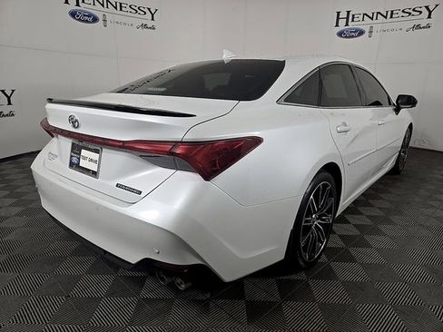 Used 2019 Toyota Avalon Touring w/ Advanced Safety Package FWD image 5