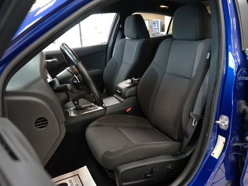 Used 2019 Dodge Charger SXT w/ Blacktop Package AWD/4WD image 2