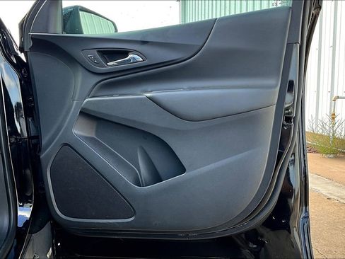 Used 2023 Chevrolet Equinox LT image 22