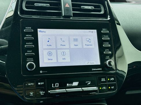Used 2021 Toyota Prius XLE FWD image 9