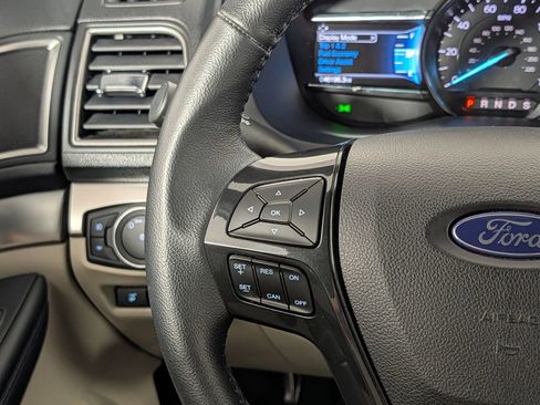 Certified 2019 Ford Explorer XLT w/ Equipment Group 202A FWD image 19