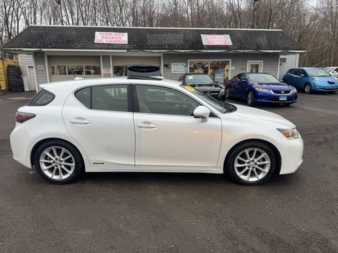 Used 2013 Lexus CT 200h w/ Premium Pkg w/Navigation image 4
