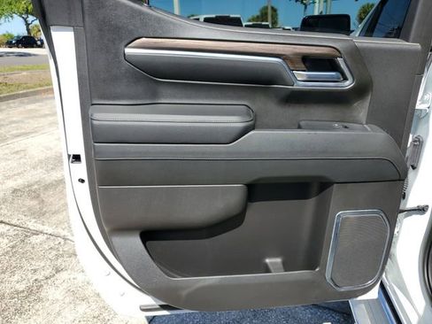 Used 2023 Chevrolet Silverado 1500 LT image 13