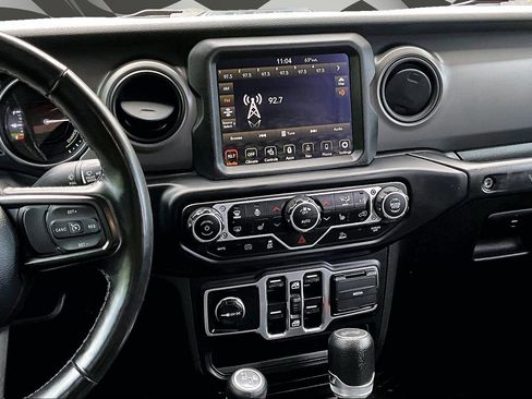 Used 2023 Jeep Wrangler Unlimited w/ Cold Weather Group AWD/4WD image 6