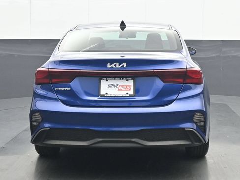 Used 2023 Kia Forte LXS w/ LXS Technology Package FWD image 5