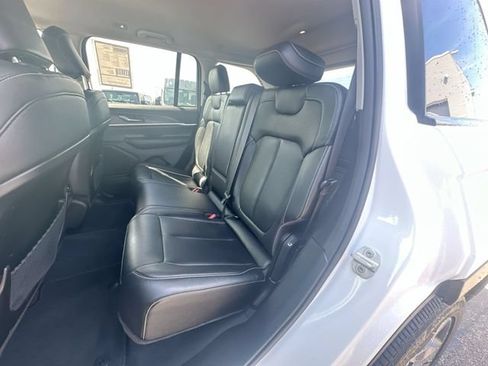 Certified 2023 Jeep Grand Cherokee Limited AWD/4WD image 24