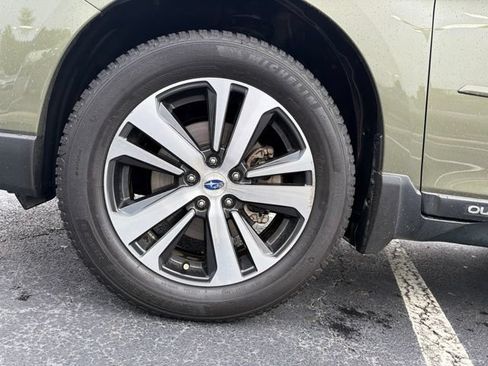 Used 2019 Subaru Outback 2.5i Limited w/ Popular Package #2 AWD/4WD image 10