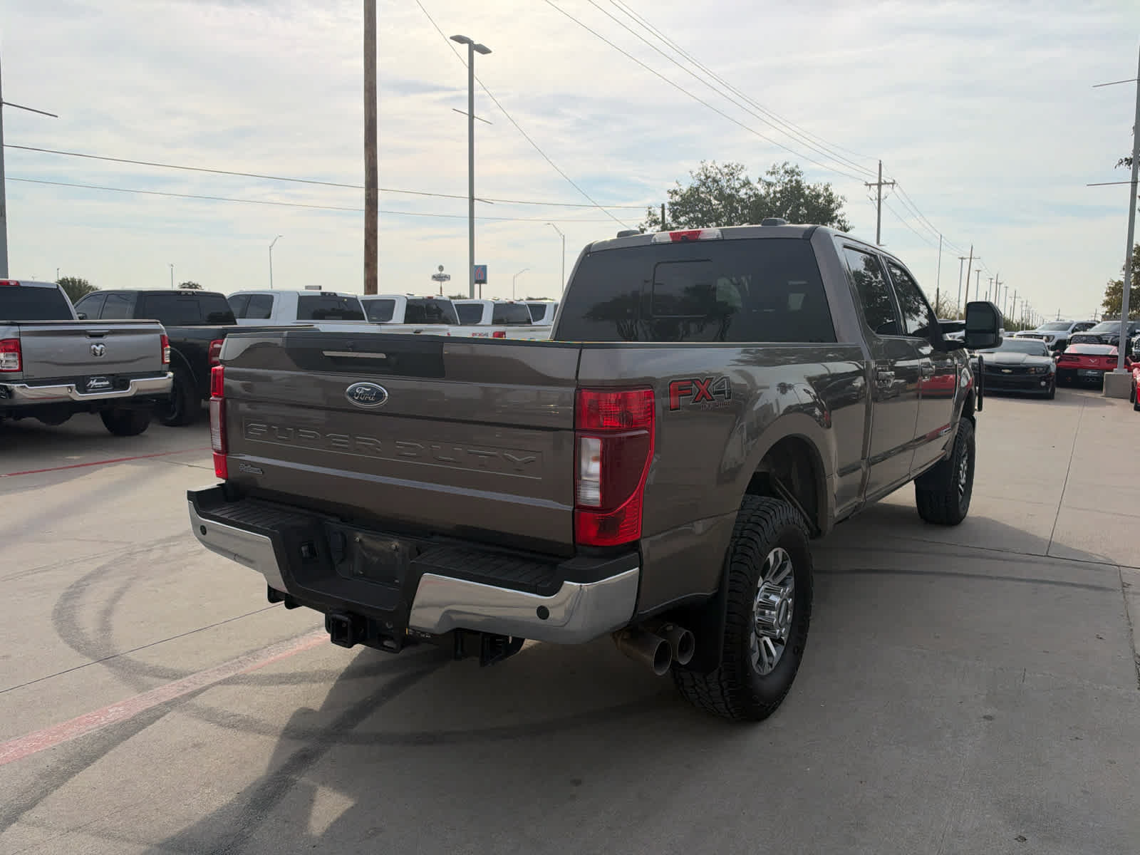Used 2022 Ford F350 Lariat w/ Lariat Ultimate Package AWD/4WD image 3