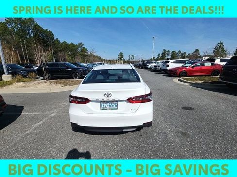 Used 2022 Toyota Camry LE image 14