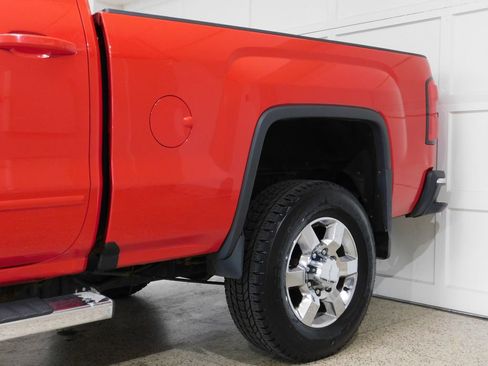 Used 2018 GMC Sierra 2500 SLE w/ HD SLE Preferred Plus Package AWD/4WD image 32