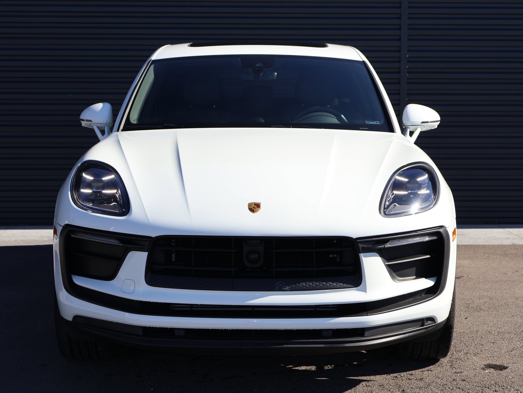 Used 2023 Porsche Macan AWD/4WD image 6