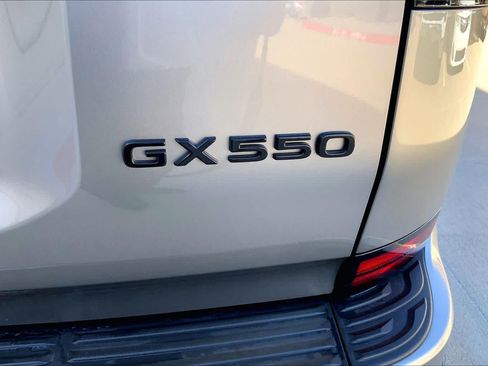 Used 2025 Lexus GX 550 w/ Accessory Package (2T) AWD/4WD image 10
