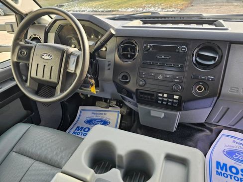 Used 2016 Ford F550 2WD Regular Cab Super Duty image 9
