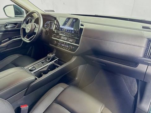 Certified 2023 Nissan Pathfinder SL w/ Lighting Package (N92) image 31