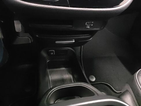 New 2026 Chrysler Pacifica Select AWD/4WD image 19
