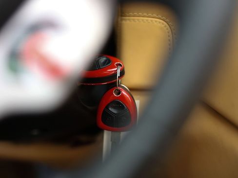 Used 2010 Ferrari California RWD image 28